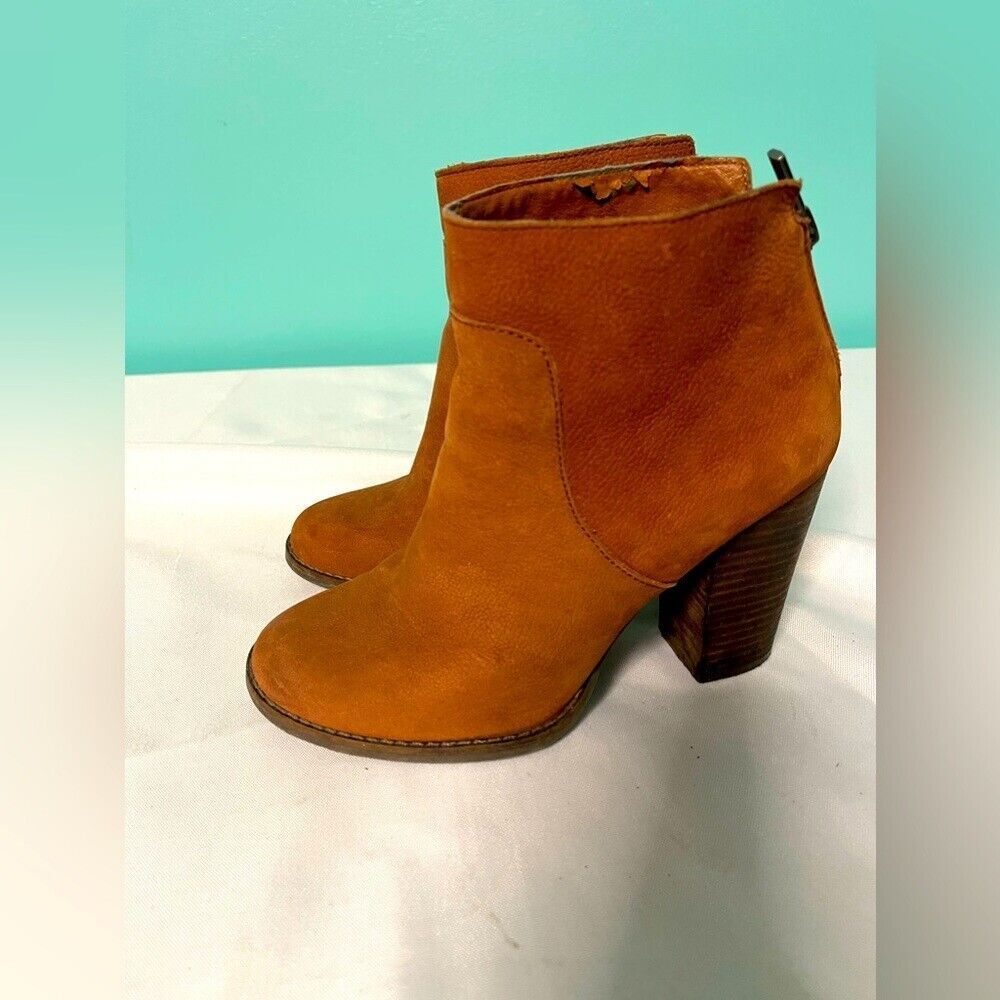 Lucky‎ Brand brown boots size 6 1/2